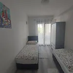 Gemuetliche Fuer Familien Mit Terrasse By Interhome Barbat na Rabu
