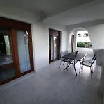 Gemuetliche Fuer Familien Mit Terrasse By Interhome Apartmán *