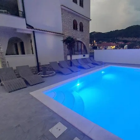 Gemuetliche Fuer Familien Mit Terrasse By Interhome Apartment