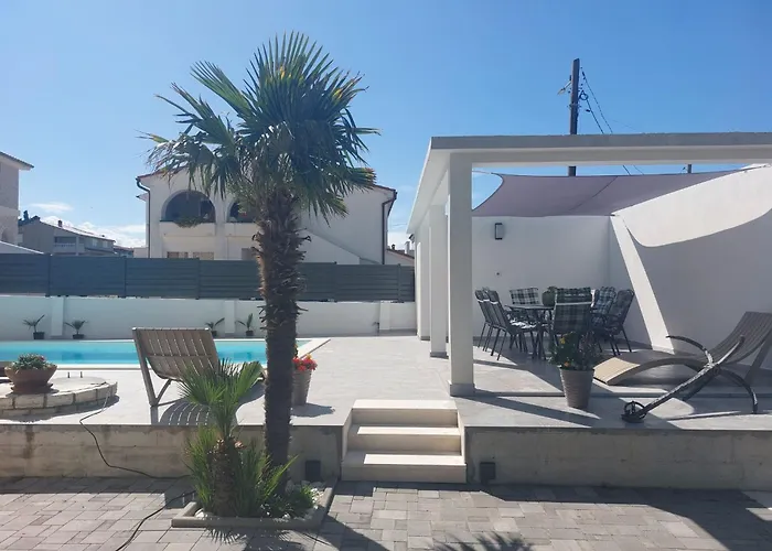 Gemuetliche Fuer Familien Mit Terrasse By Interhome * Barbat na Rabu