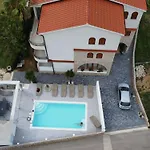 Gemuetliche Fuer Familien Mit Terrasse By Interhome Apartament *